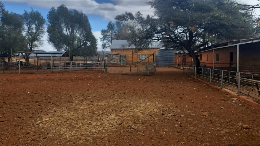 4 Bedroom Property for Sale in Griekwastad Rural Northern Cape